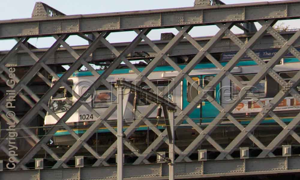 Railway bridege Canal Basin © Phil Gee ~ phil@philgee.com